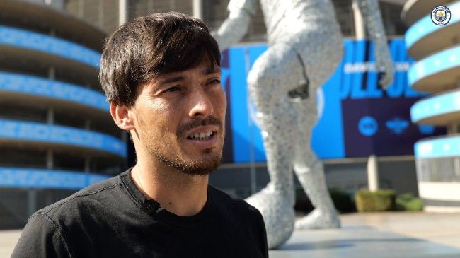 据《伦敦标准晚报》报道，在拉特克利夫收购曼联股份后，预计滕哈赫将专注于执教，减少转会事务的参与。